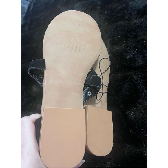 New torrid gladiator sandals studded shoes 12 - Picture 4 of 4